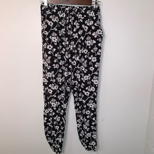 Aeropostale Floral Joggers Elastic Black & White